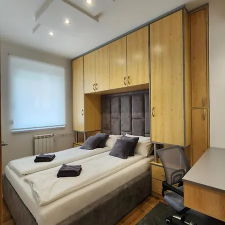 Arena Lux Apartment *