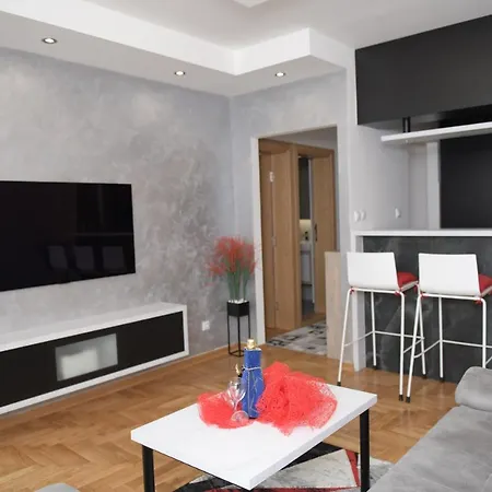 Arena Lux Apartment *